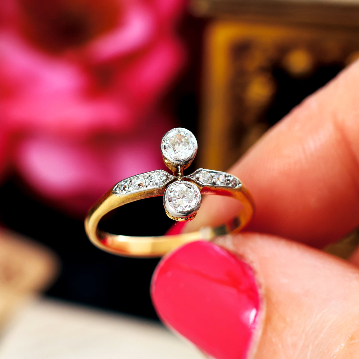 Beauteous Vintage Art Deco Diamond Dress Ring