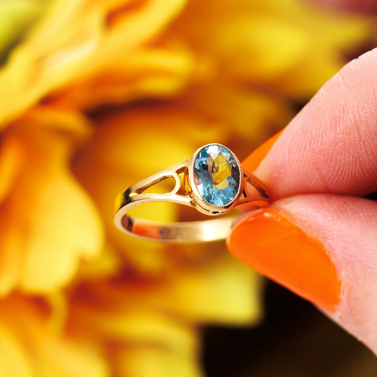 Date 1921 18ct Gold Aquamarine Ring