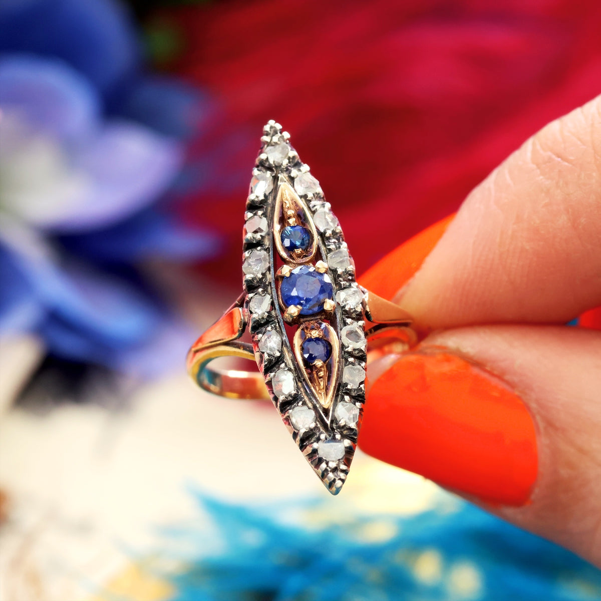 Extravagant Vintage Sapphire & Diamond Cocktail Ring