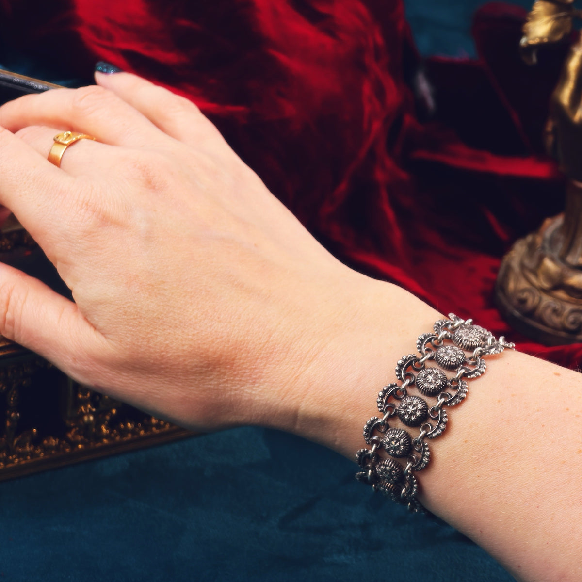 Lacy Loveliness Antique Silver Chain Bracelet