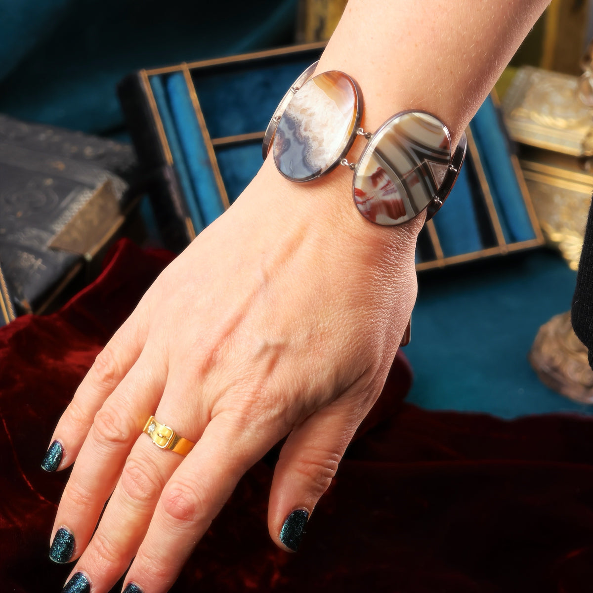 Especially Lovely Victorian Specimen Agate Bracelet