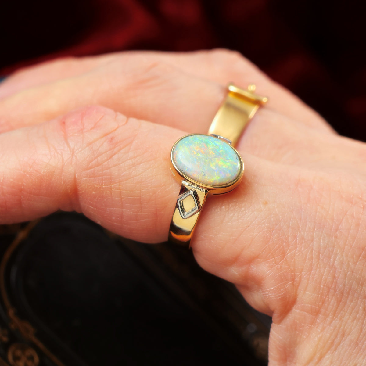 Stylish Vintage Crystal Opal Cabochon Ring