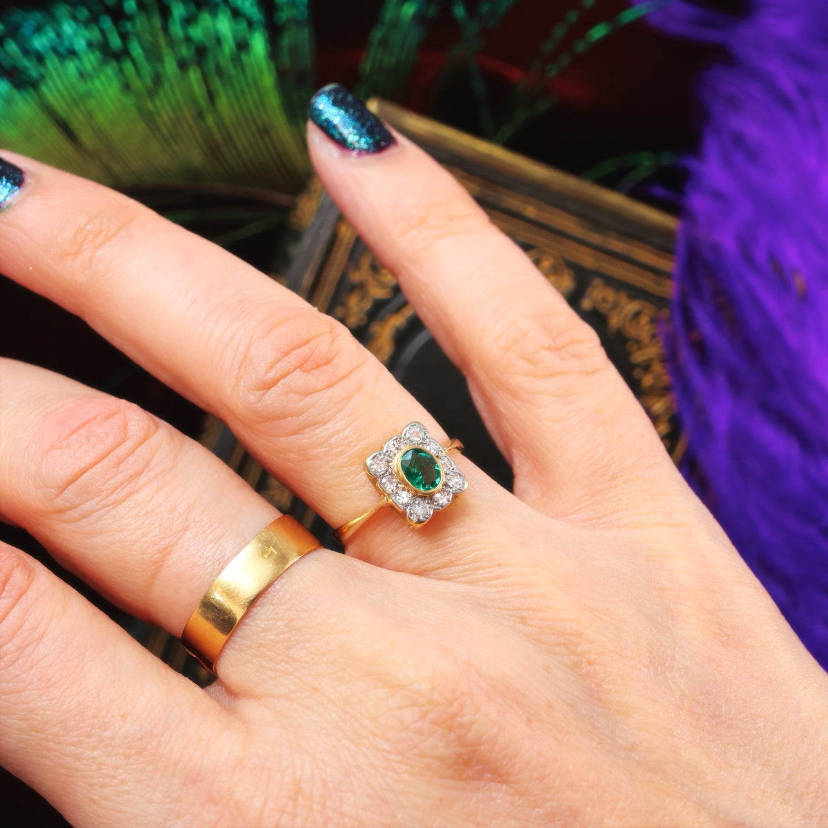 Vivacious Vintage Emerald & Diamond Cluster Ring