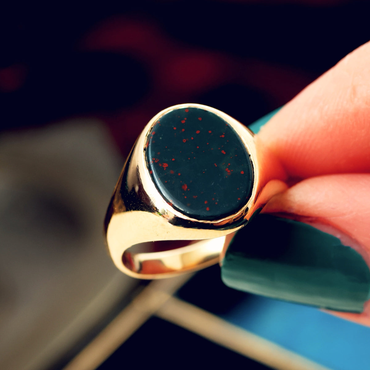 Classic Vintage 9ct Gold & Bloodstone Men's Signet Ring