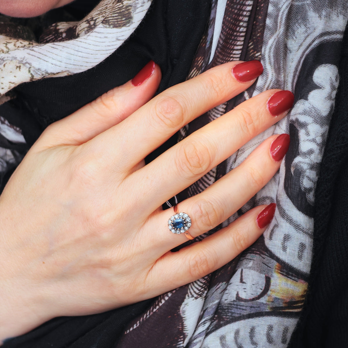 Divine Lovely Antique Sapphire & Diamond Engagement Ring