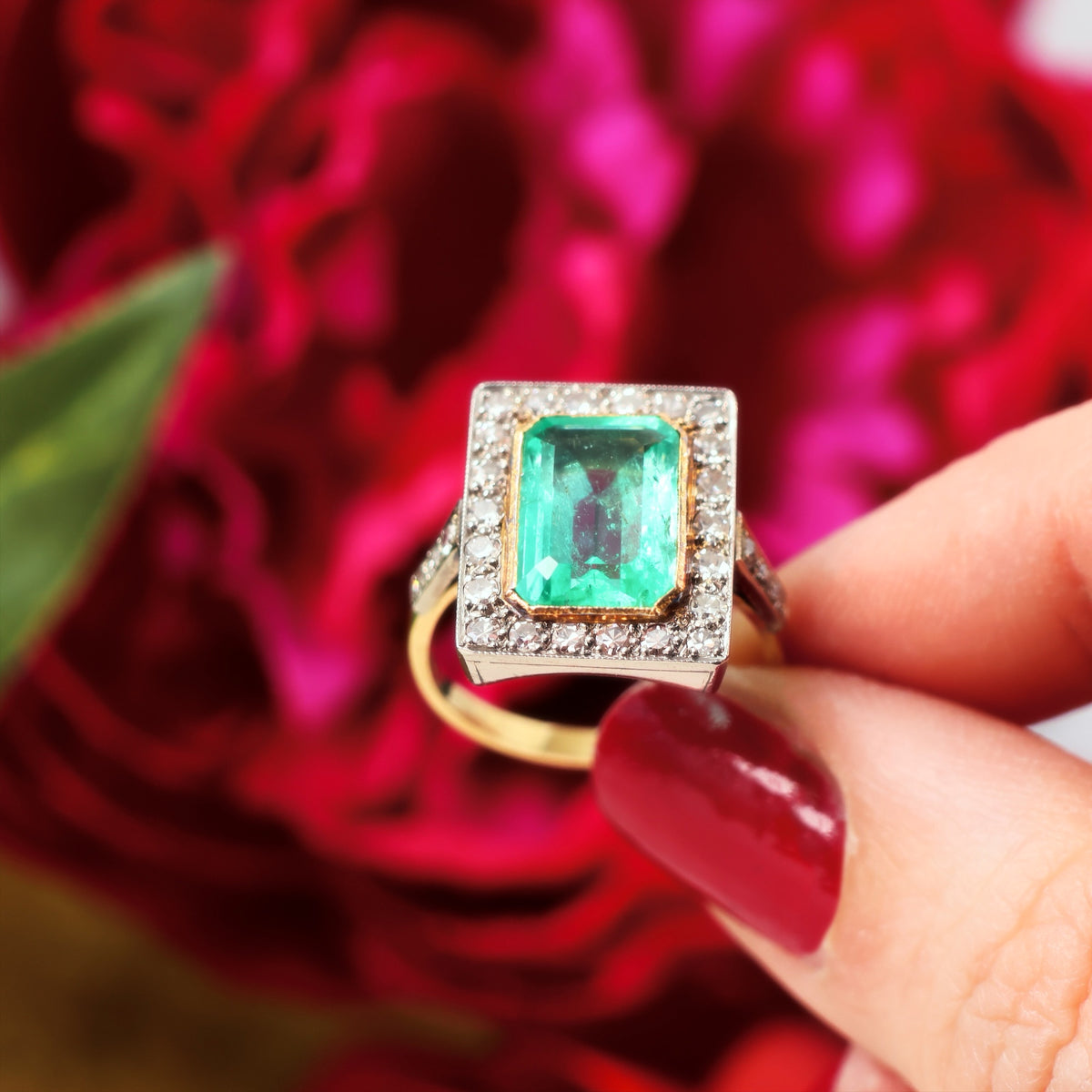 Majestic Vintage 3 Carat Columbian Emerald & Diamond Ring