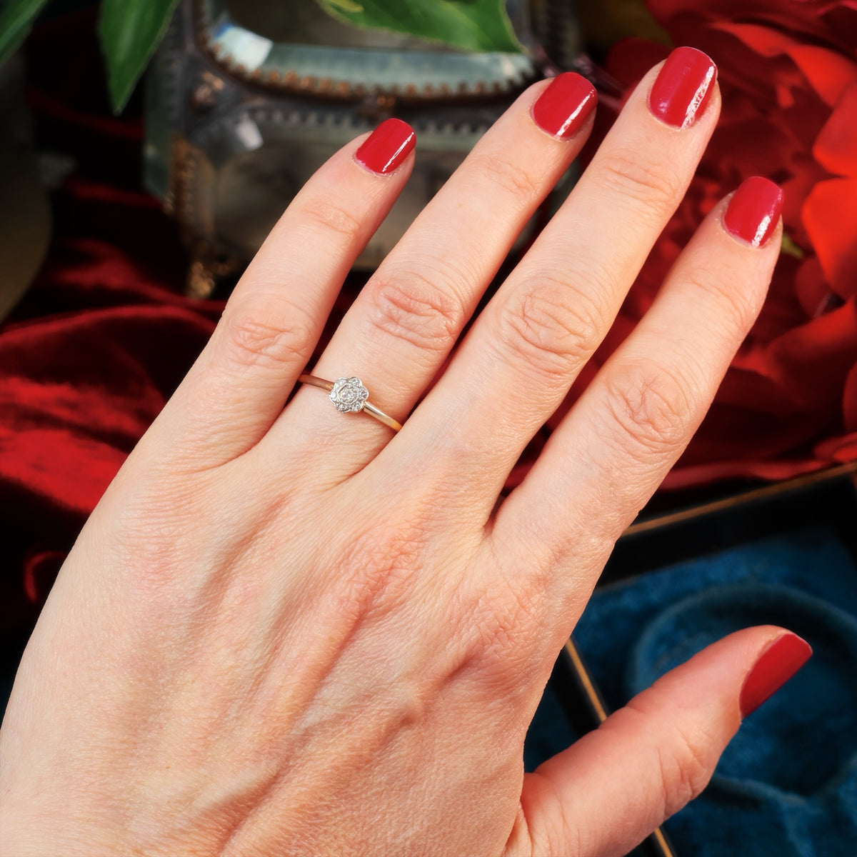 Sweetheart Little Vintage Diamond Daisy Ring