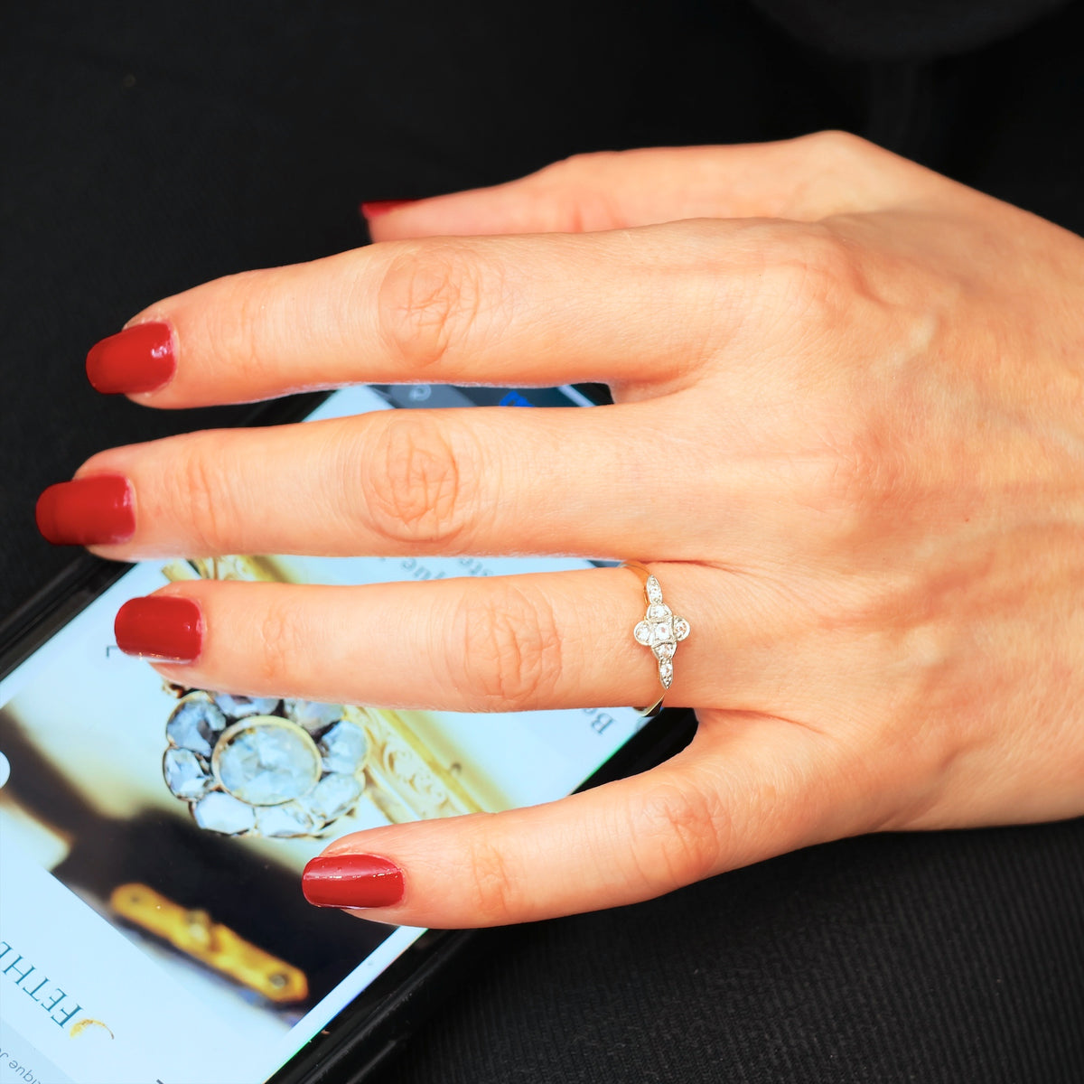 Pretty Vintage Diamond Daisy Cluster Ring