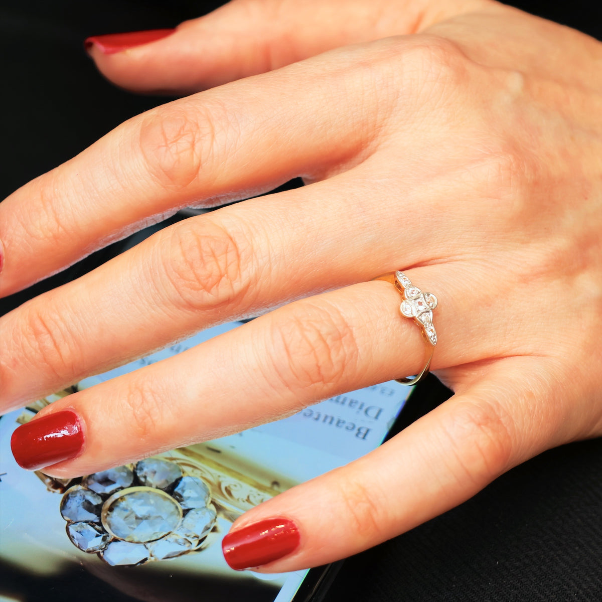 Pretty Vintage Diamond Daisy Cluster Ring