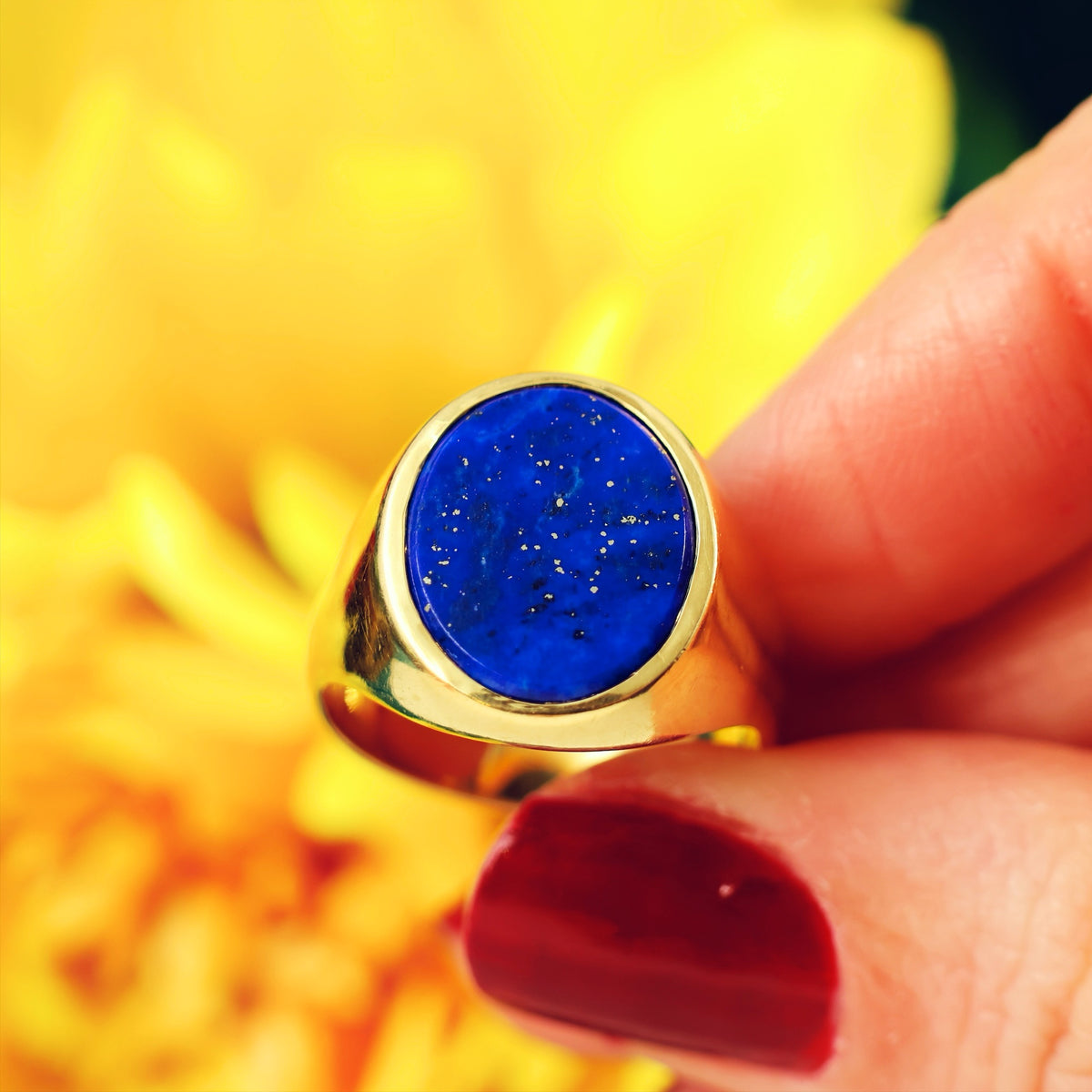 Classic Vintage 18ct Gold Lapis Lazuli Signet Ring