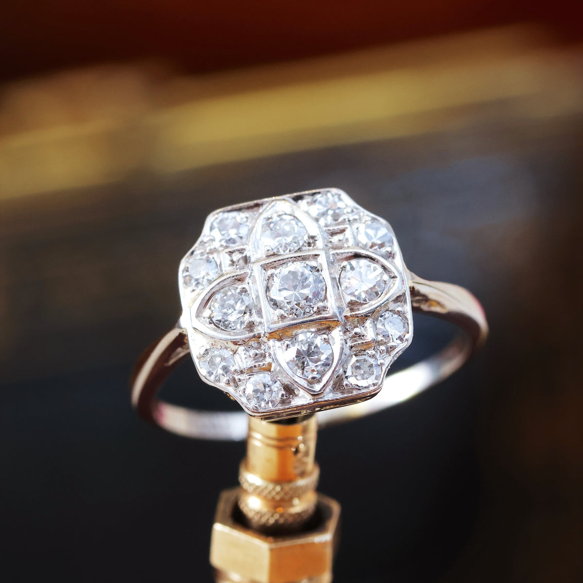 De LUXE Vintage Art Deco Diamond Cluster Ring