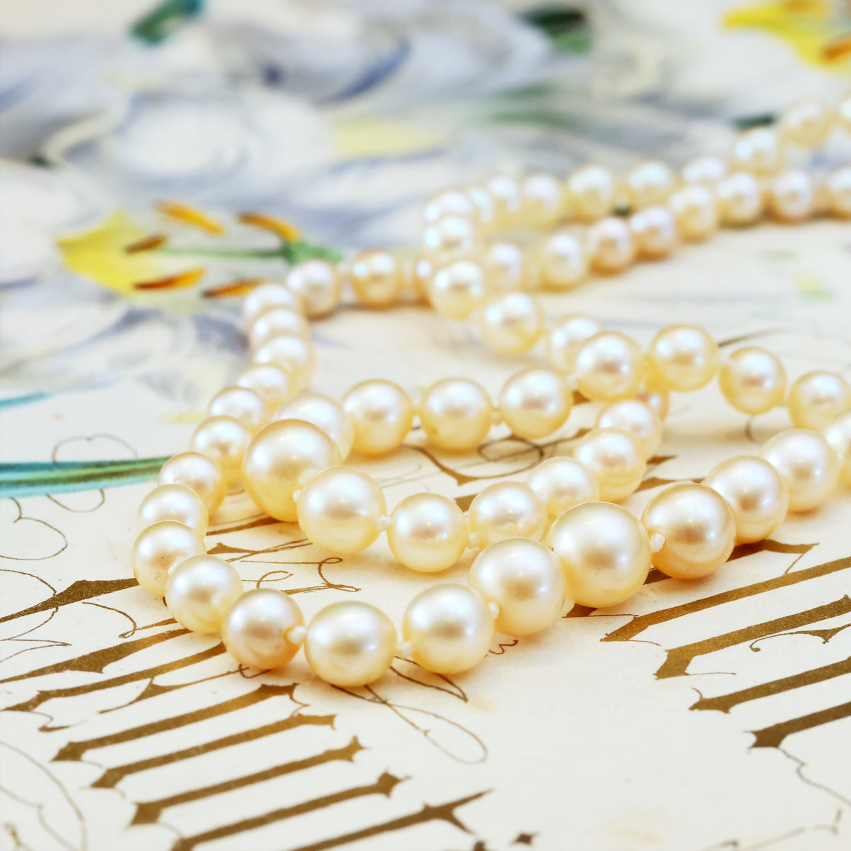 Classique Style! Vintage Cultured Pearl Necklace