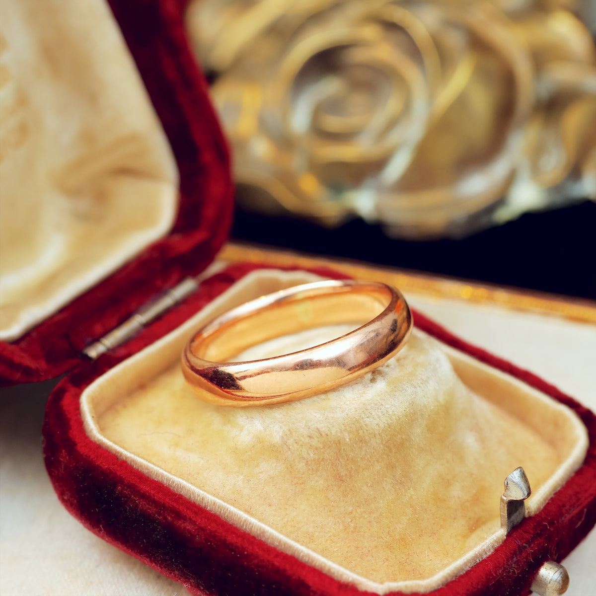 Date 1930 9ct Rose Gold Wedding Band