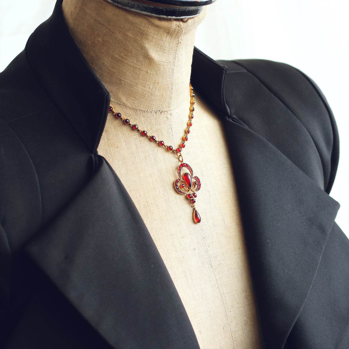 Beautiful Vintage Bohemian Garnet Necklet