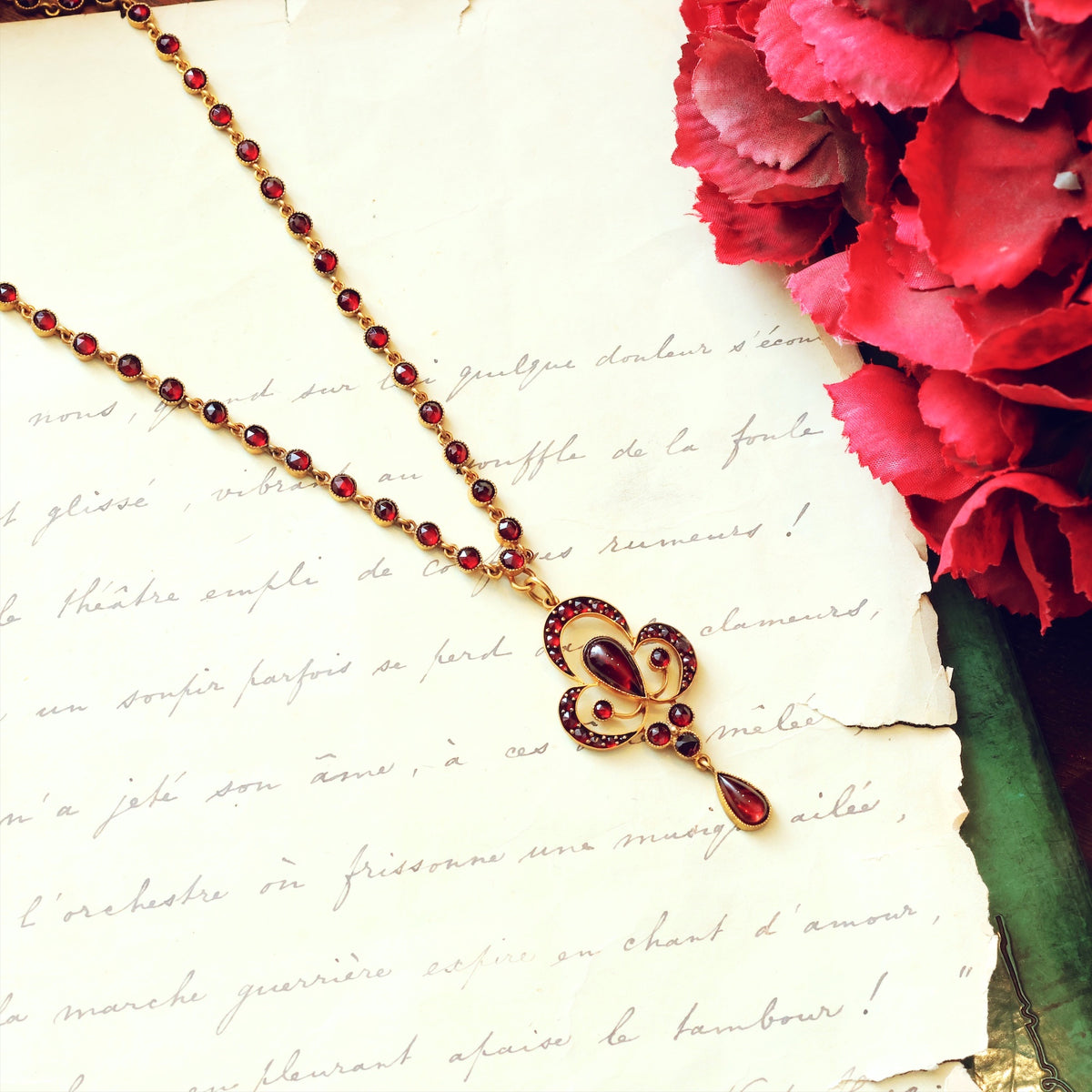 Beautiful Vintage Bohemian Garnet Necklet