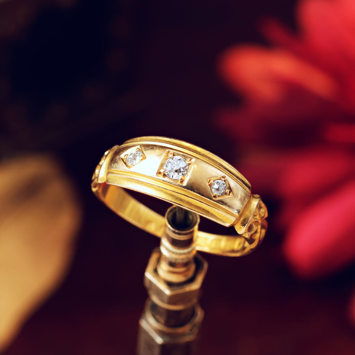 Date 1905 18ct Gold Gypsy Set Diamond Band Ring