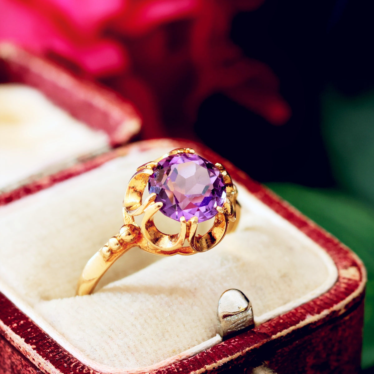 Antique Date 1974 Lilac Amethyst Gem Ring