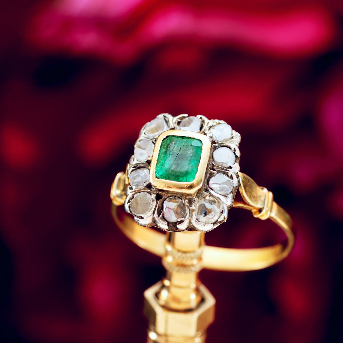 Vintage Emerald & Rose Cut Diamond Cluster Ring