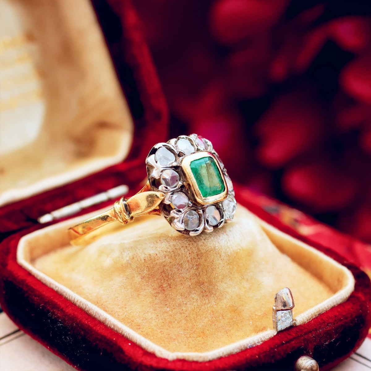 Vintage Emerald & Rose Cut Diamond Cluster Ring