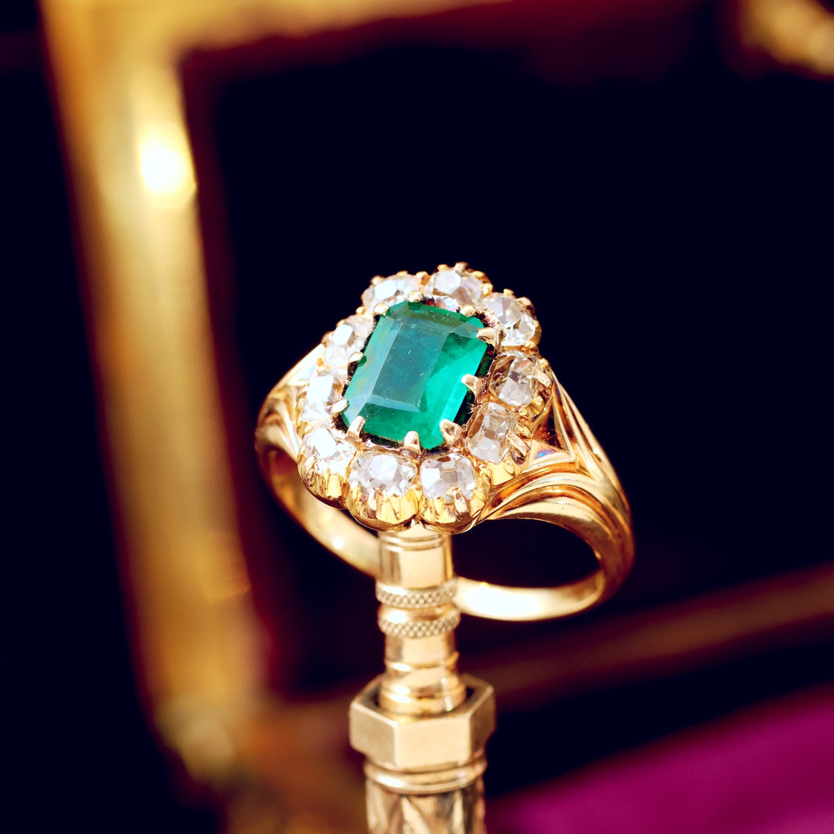 Antique Early Victorian Emerald & Diamond Cluster Ring