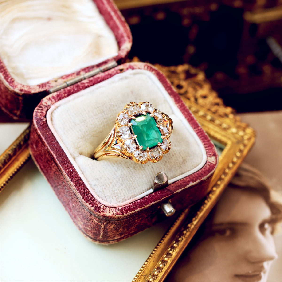 Antique Early Victorian Emerald & Diamond Cluster Ring