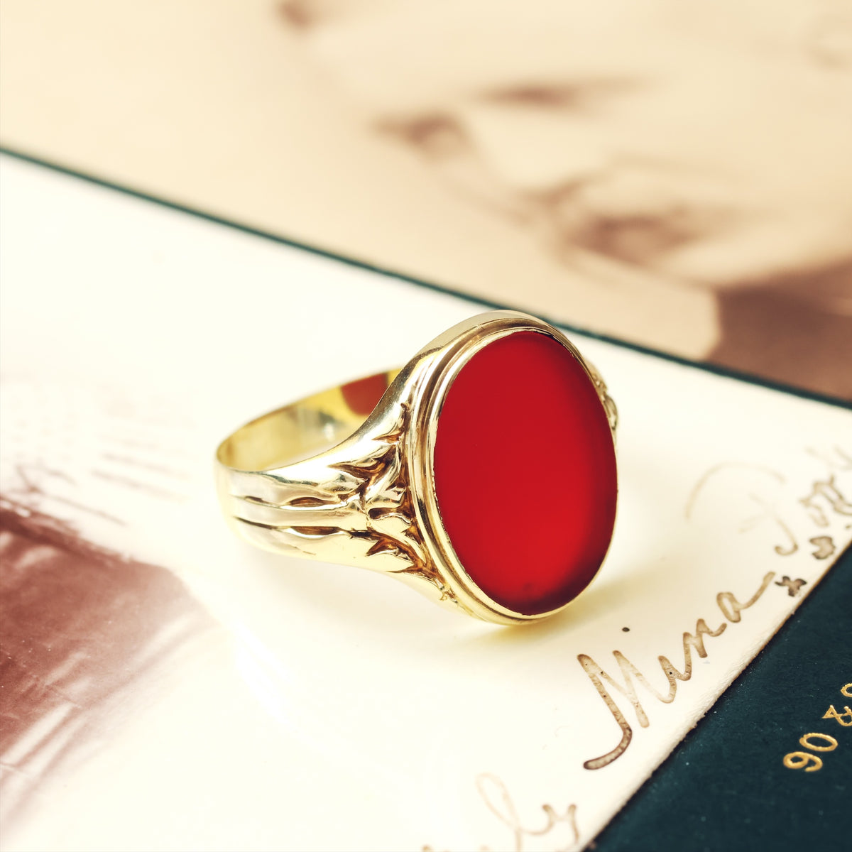 Vintage 8ct Gold Russet Carnelian Signet Ring