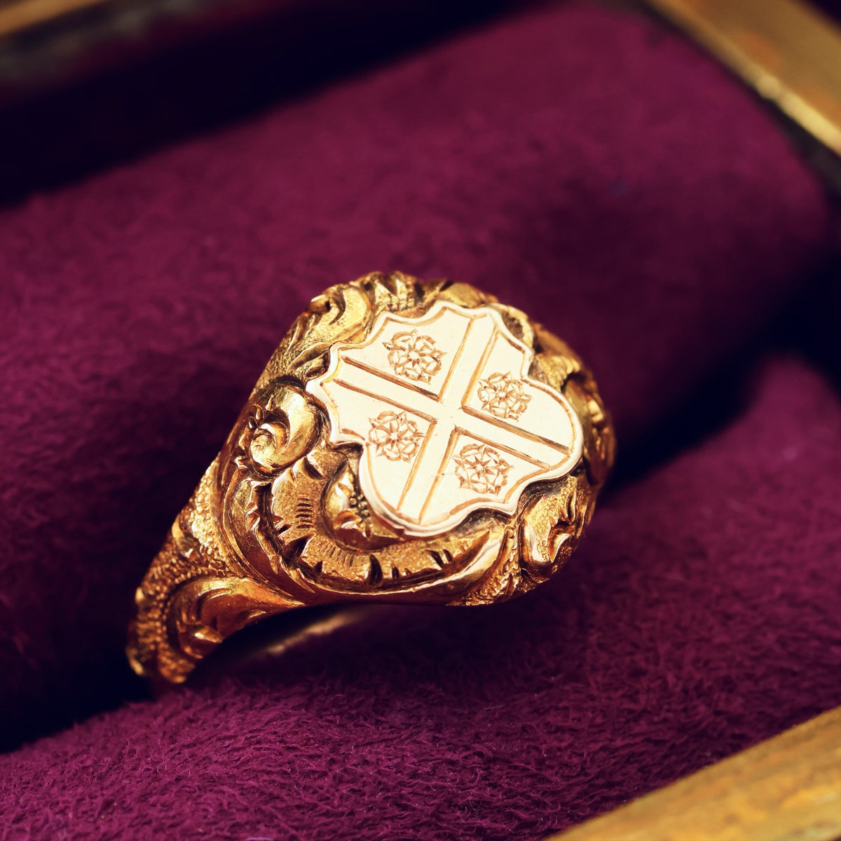 Antique 15ct Gold Tudor Rose Crest Signet Ring