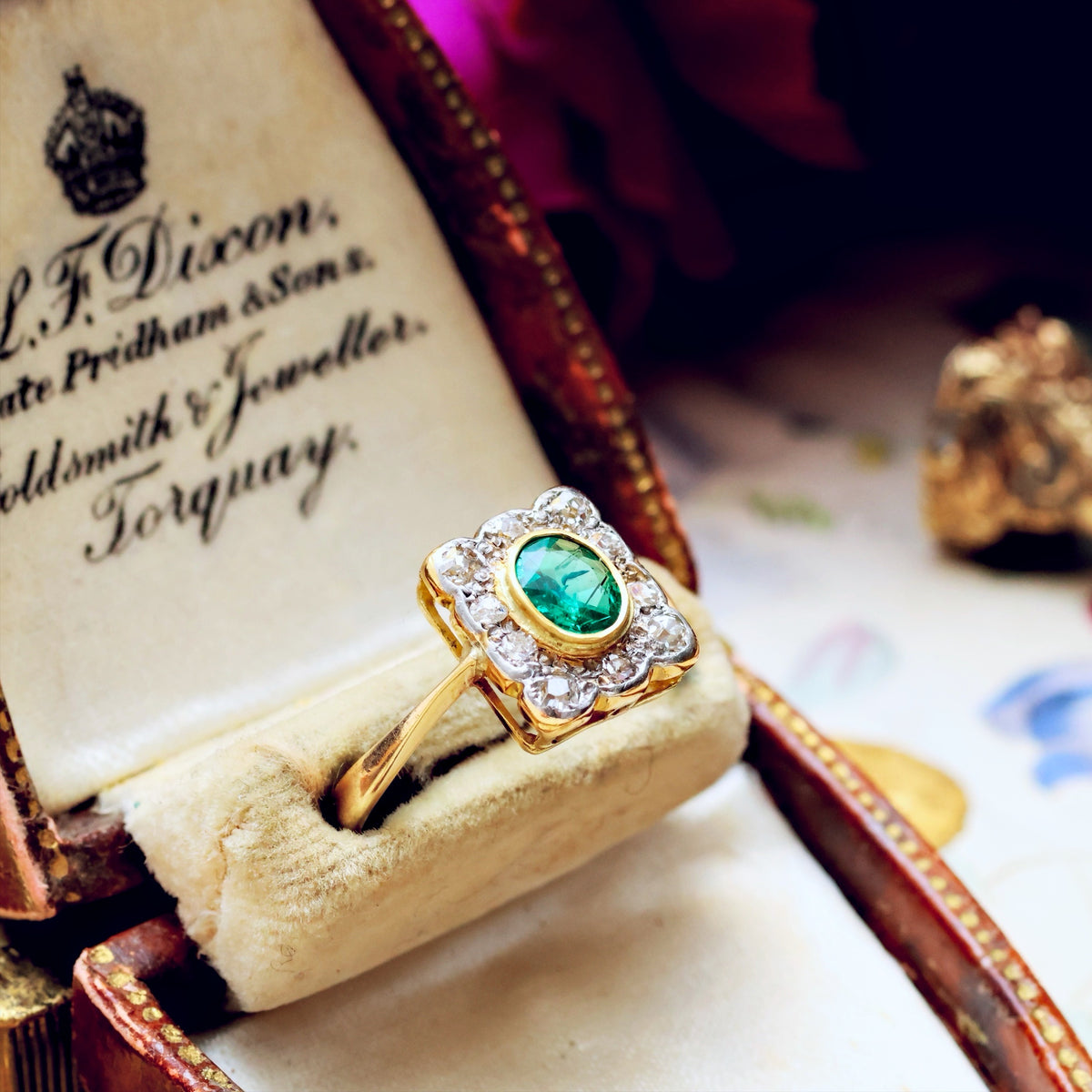 Vivacious Vintage Emerald & Diamond Cluster Ring