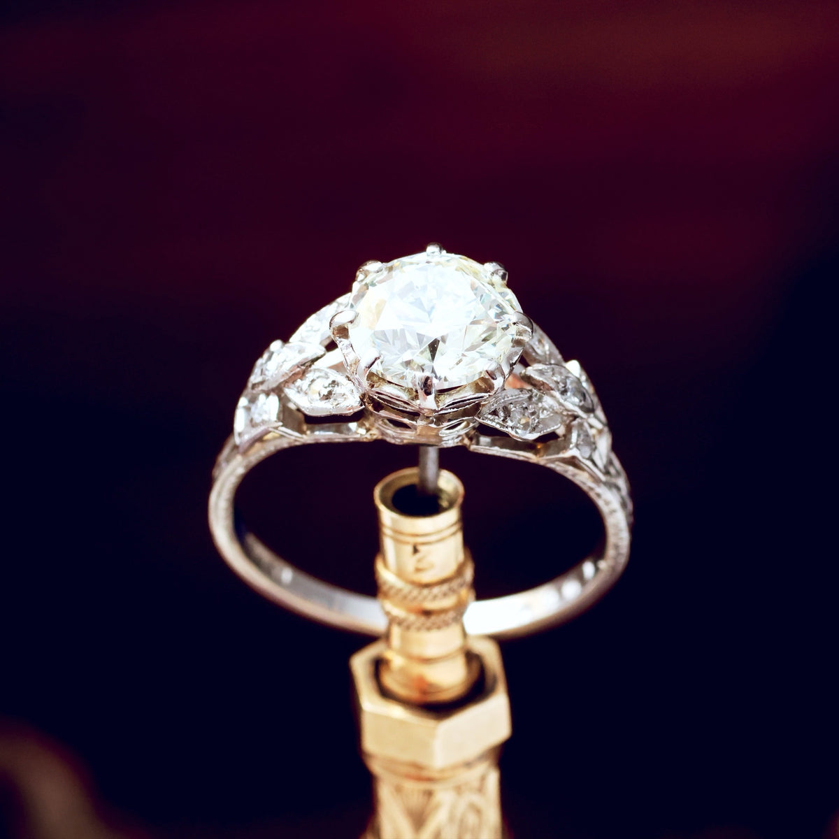 Sublime Vintage 1950's Platinum & Diamond Engagement Ring