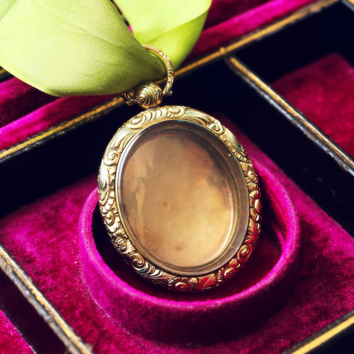 Majestic Georgian Oval Picture Locket