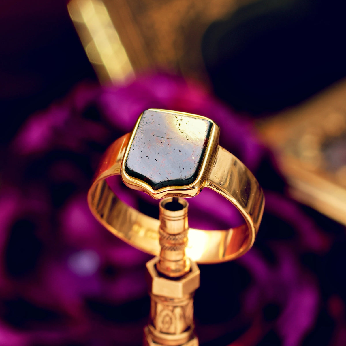 Noble Date 1898 18ct Gold Heliotrope Gent's Signet Ring