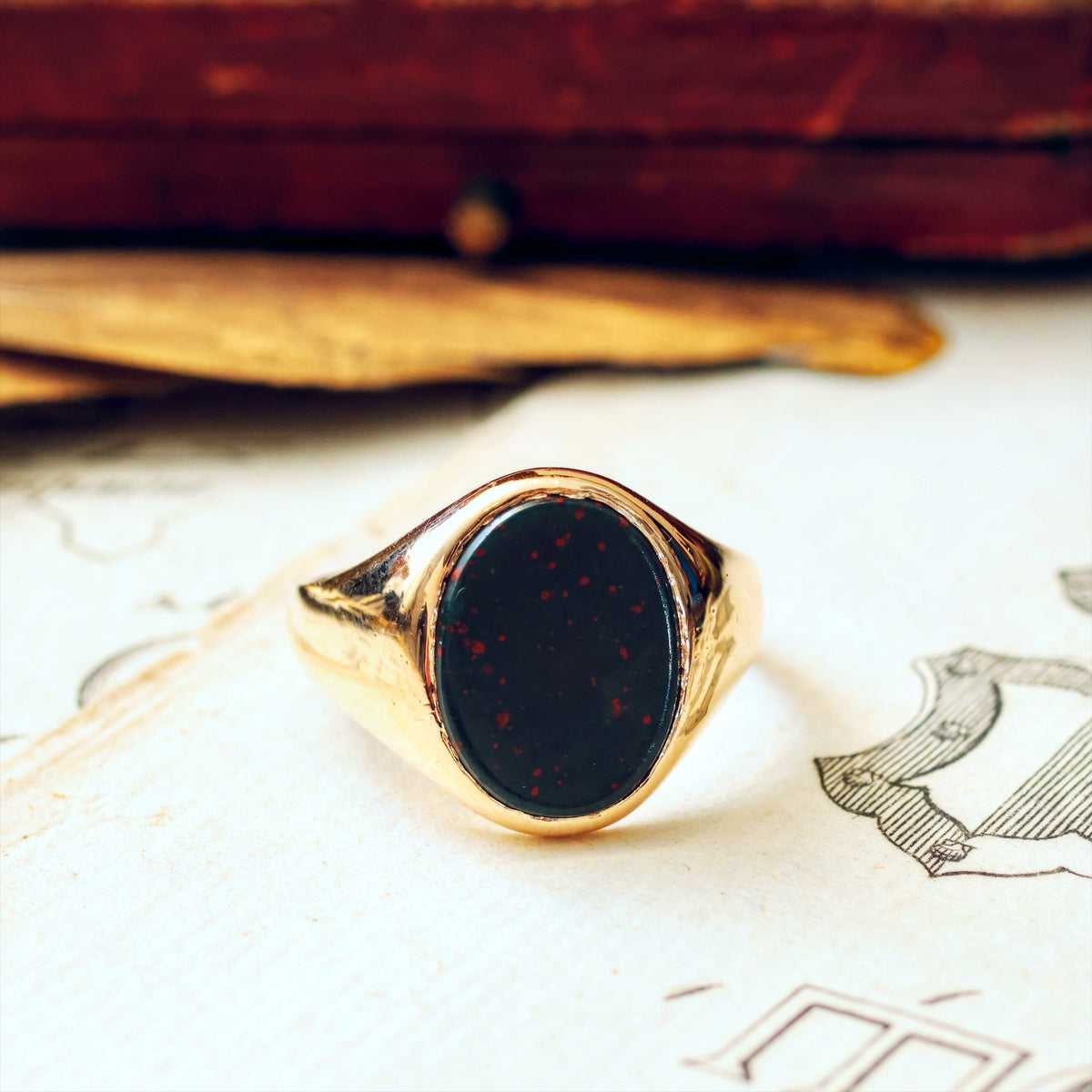 Classic Vintage 9ct Gold & Bloodstone Men's Signet Ring