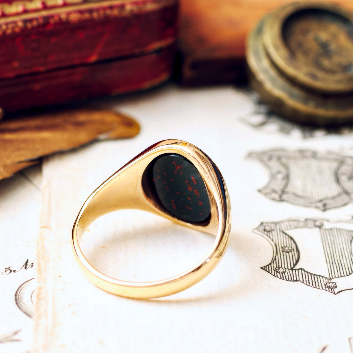 Classic Vintage 9ct Gold & Bloodstone Men's Signet Ring