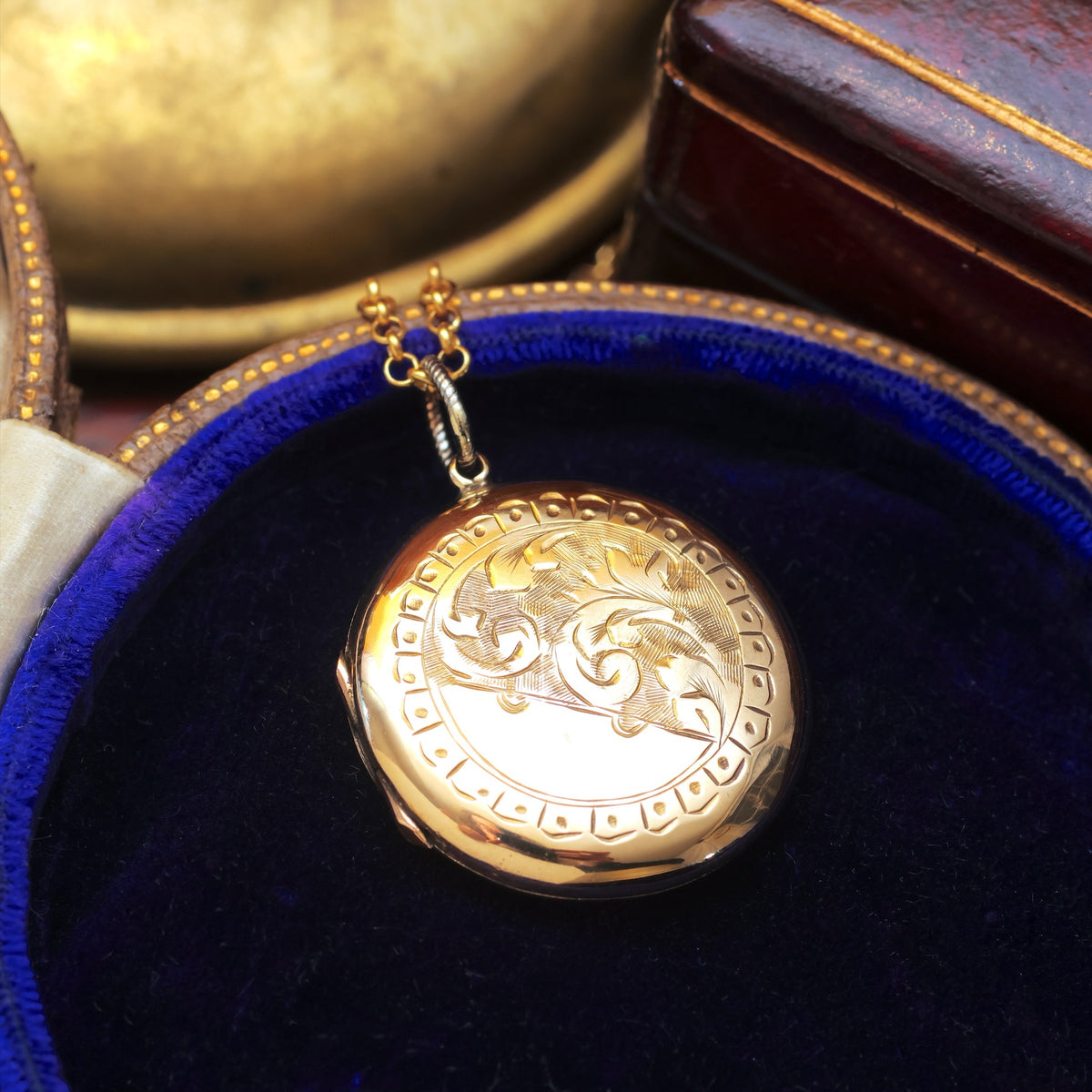 Hand Engraved Vintage 9ct Gold Locket