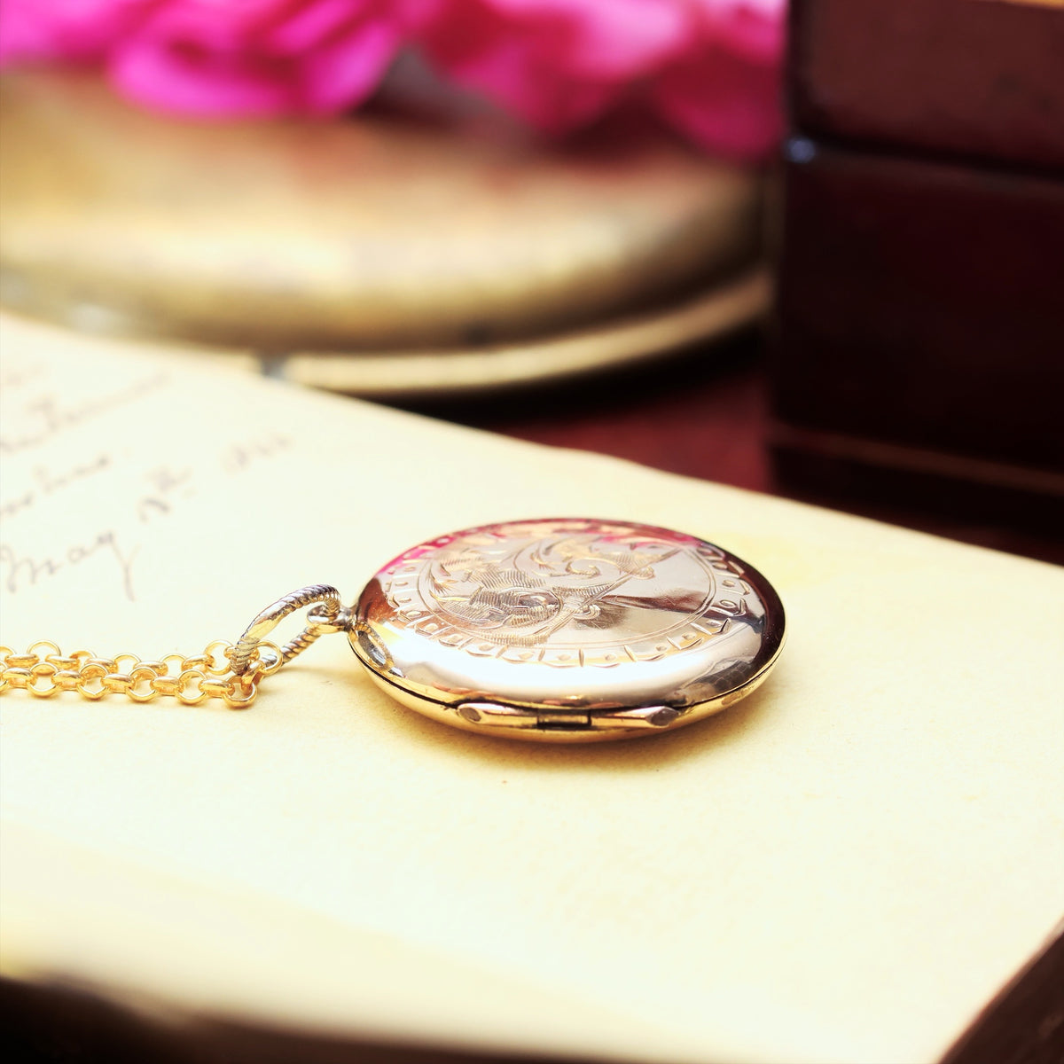 Hand Engraved Vintage 9ct Gold Locket