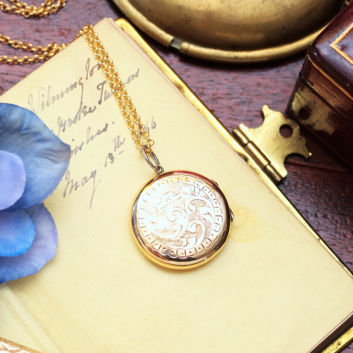 Hand Engraved Vintage 9ct Gold Locket