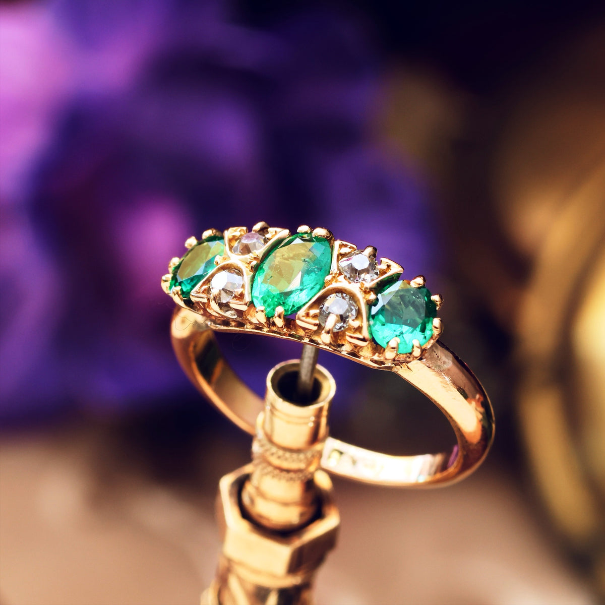 Antique Victorian Emerald & Diamond Ring