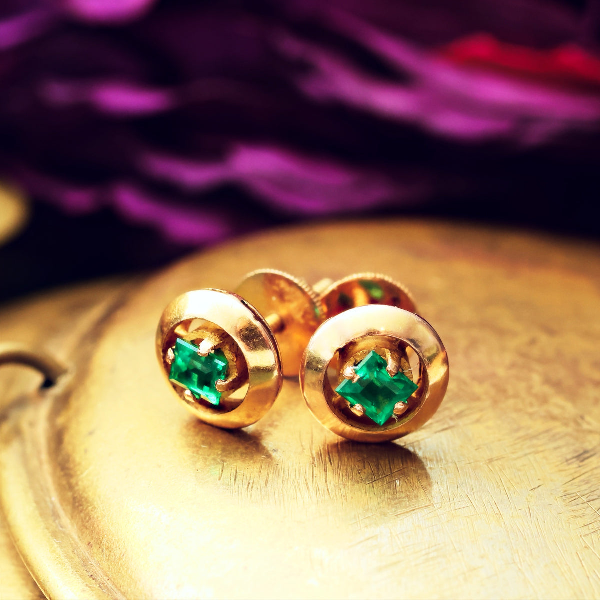 Top Quality Verdant Green Emerald Earrings