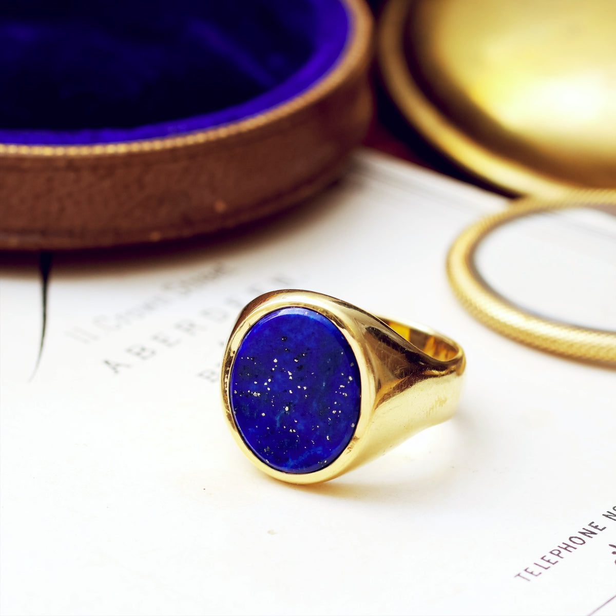 Classic Vintage 18ct Gold Lapis Lazuli Signet Ring