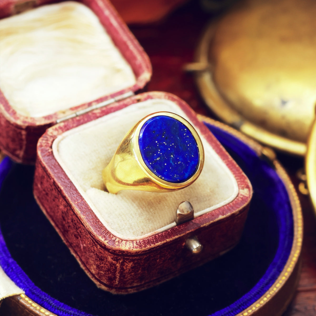 Classic Vintage 18ct Gold Lapis Lazuli Signet Ring