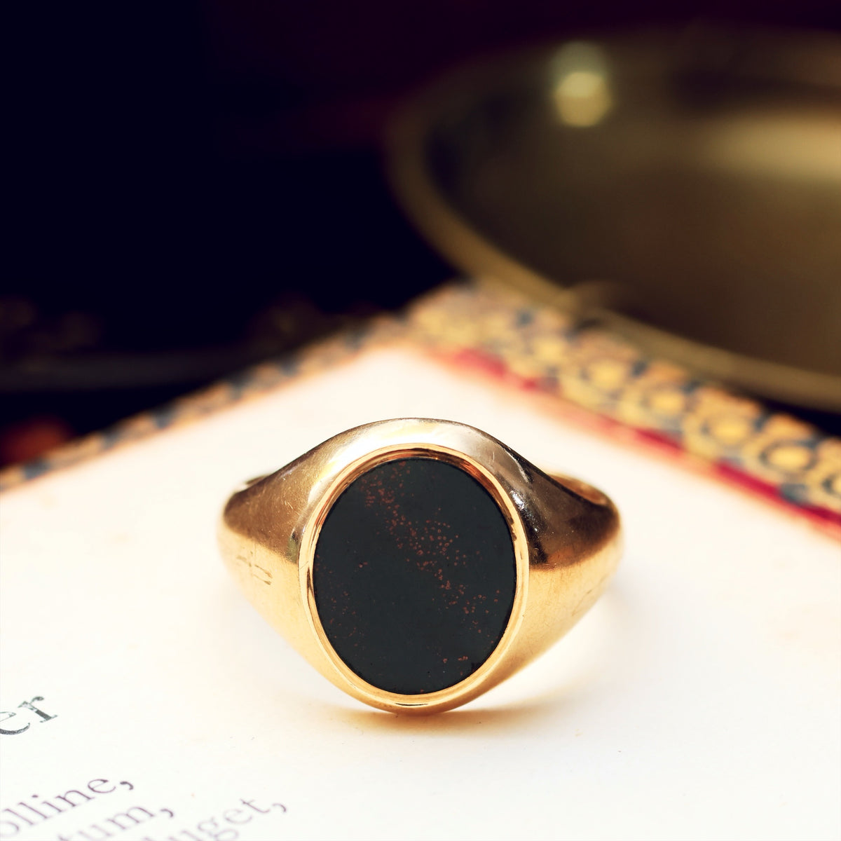 Date 1997 9ct Gold Bloodstone Signet Ring