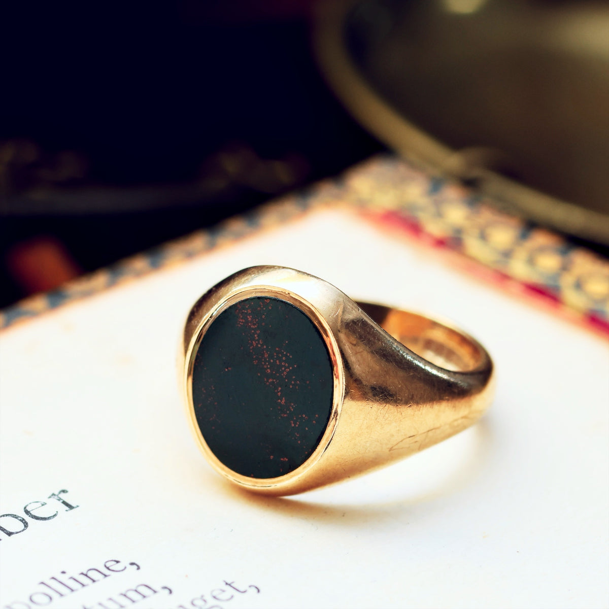 Date 1997 9ct Gold Bloodstone Signet Ring