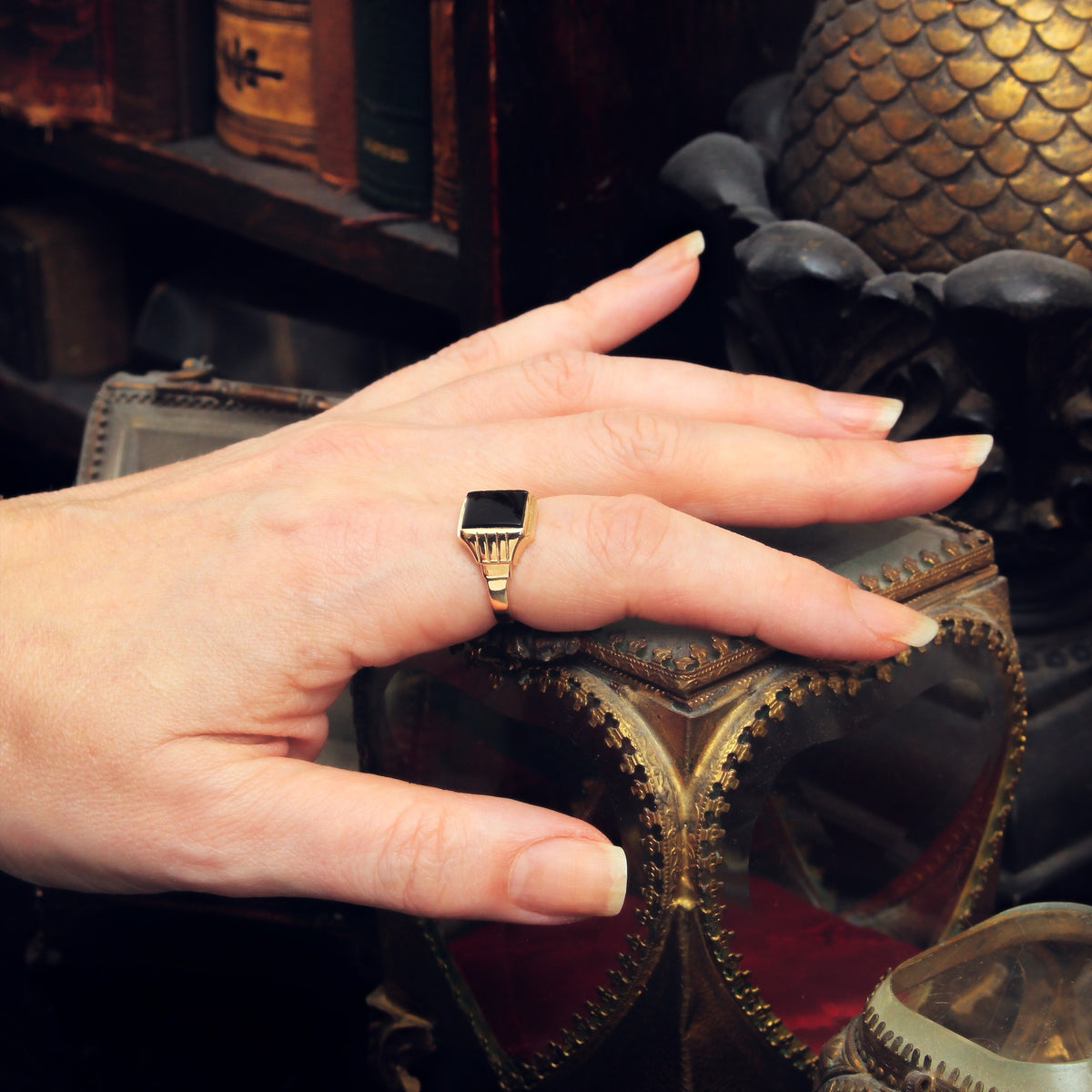 Cute Vintage 14ct Gold Black Onyx Signet Ring