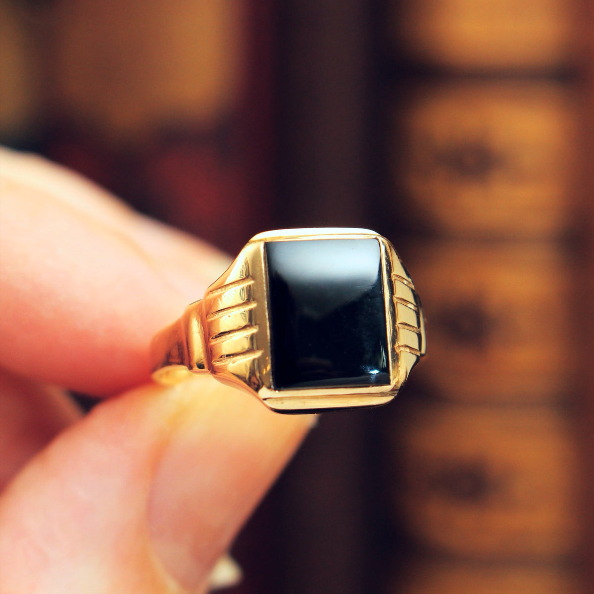 Cute Vintage 14ct Gold Black Onyx Signet Ring