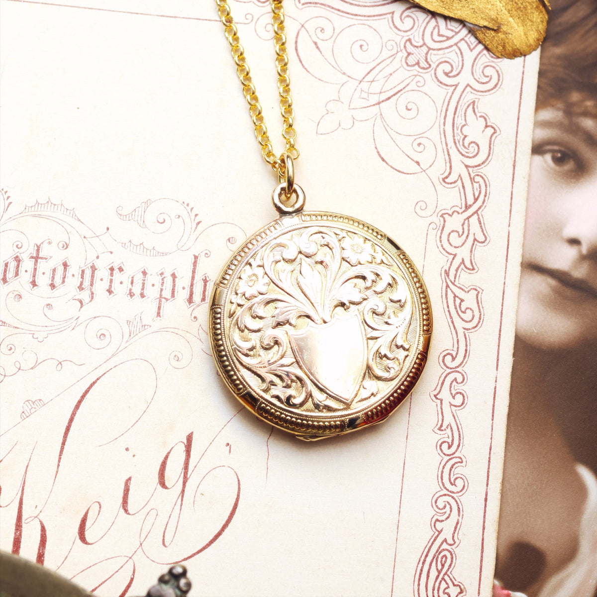 Antique 1920's Embossed & Gilded Locket