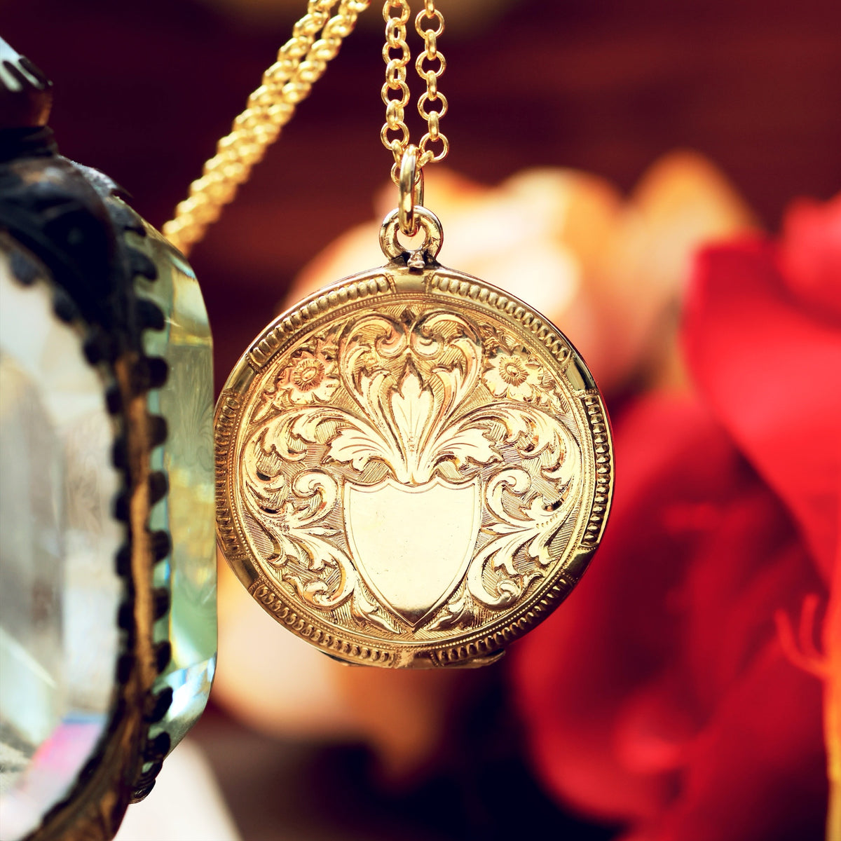 Antique 1920's Embossed & Gilded Locket