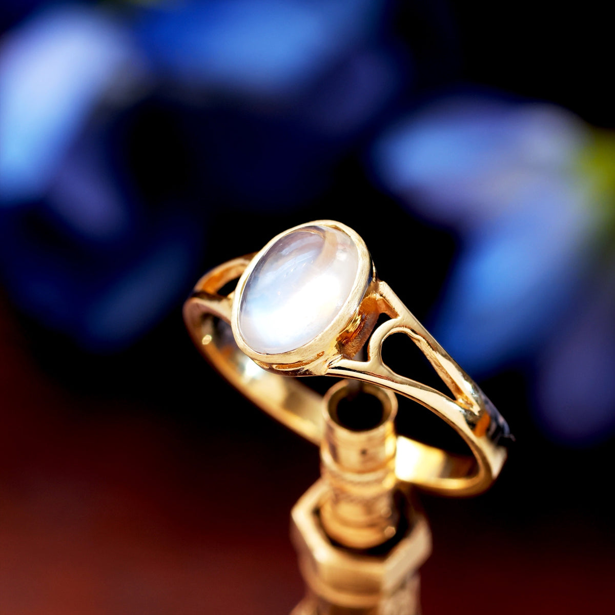 Edwardian Style 9ct Gold Blue Moonstone Ring