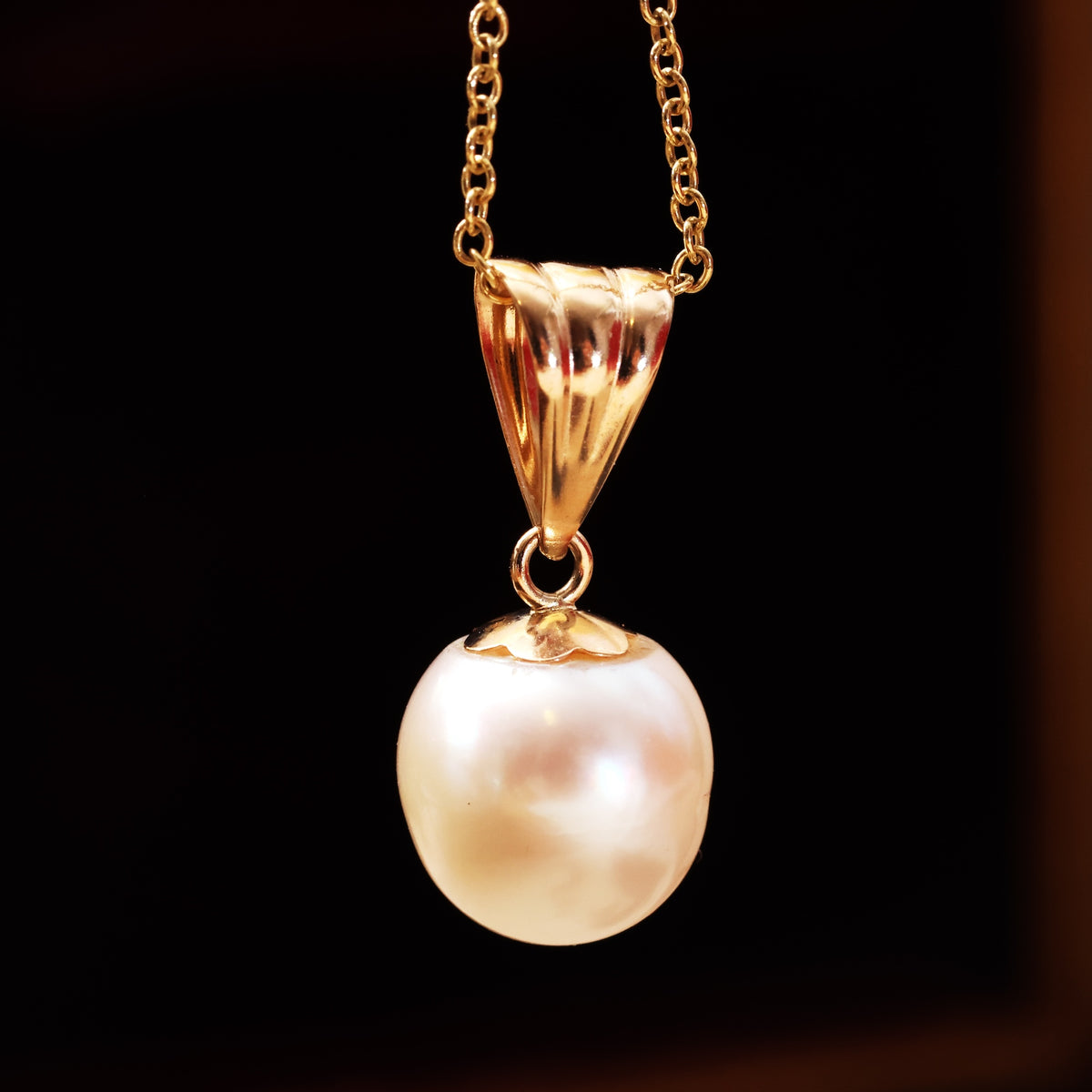 Classic Cultured Saltwater Pearl Pendant