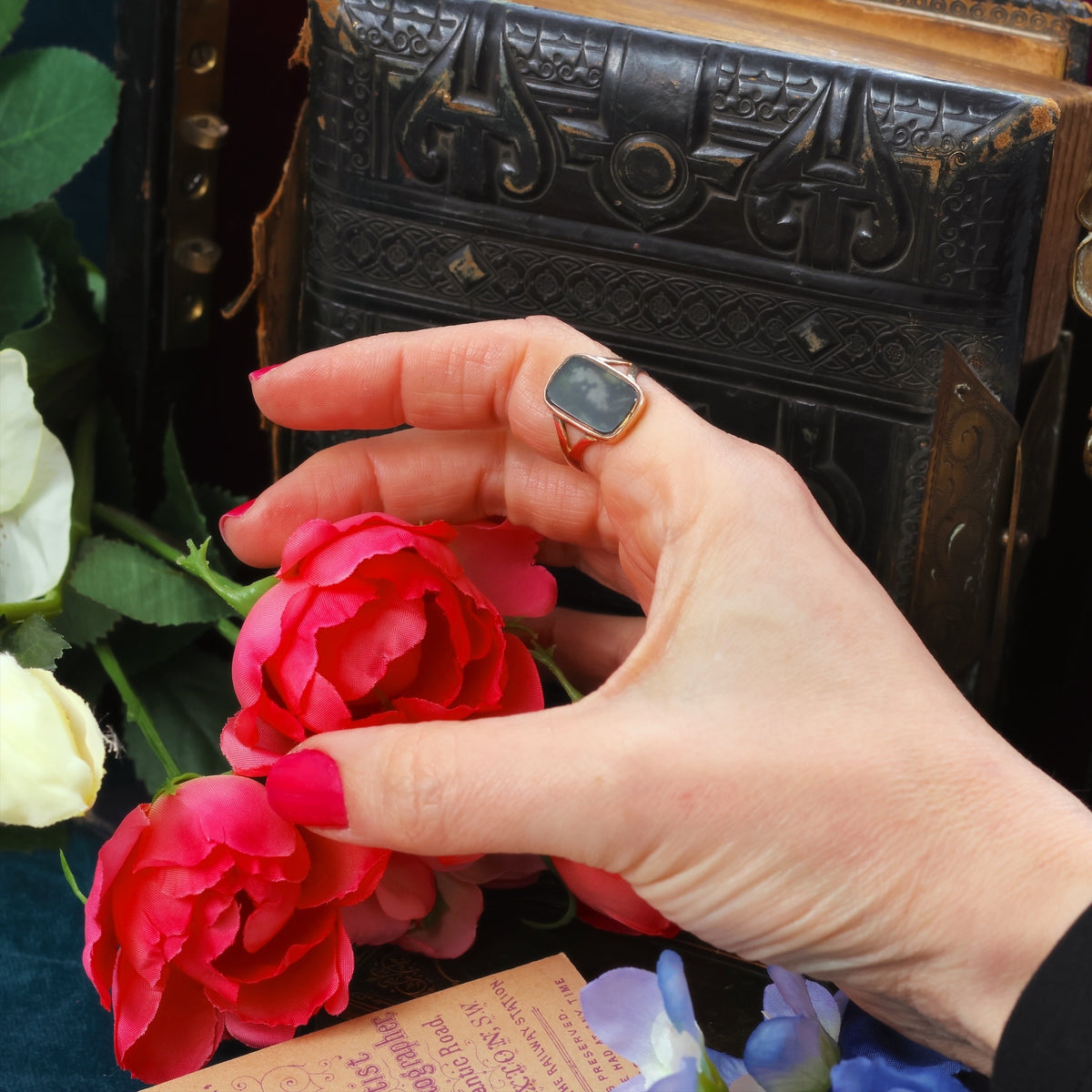 Distinguished Antique Georgian Moss Agate Specimen Ring