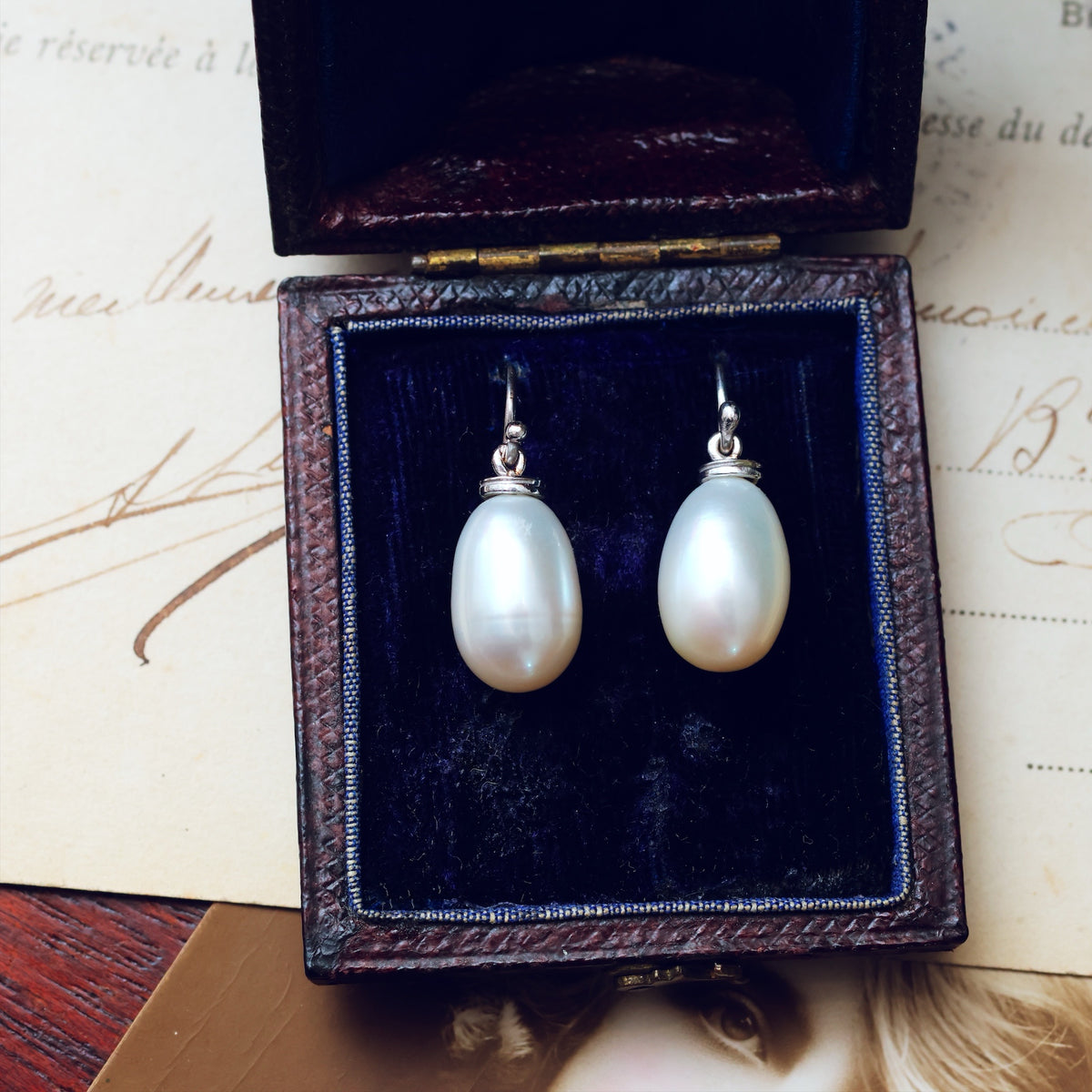 Classic Vintage 1980's Pear Drop Pearl Earrings